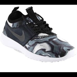 Nike Juvenate Galaxy Athletic Sneakers, womens size 7